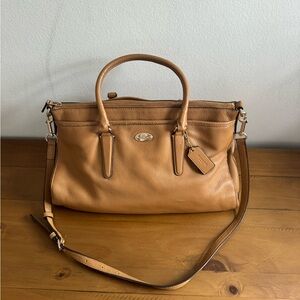 Coach soft leather shoulder bag in camel